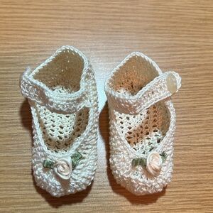 Handmade Cream Baby Shoes with Floral Accent - Newborn